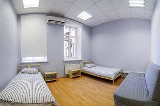 Хостел Хостел «Исландия» Санкт-Петербург Двухместный номер с 2 отдельными кроватями и общей ванной комнатой-2