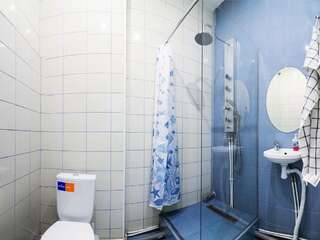 Хостел Хостел «Исландия» Санкт-Петербург Двухместный номер с 2 отдельными кроватями и общей ванной комнатой-3